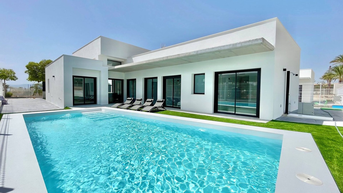 Molina de Segura Villa | Villa/Private Pool/5 Bedrooms/4 Baths