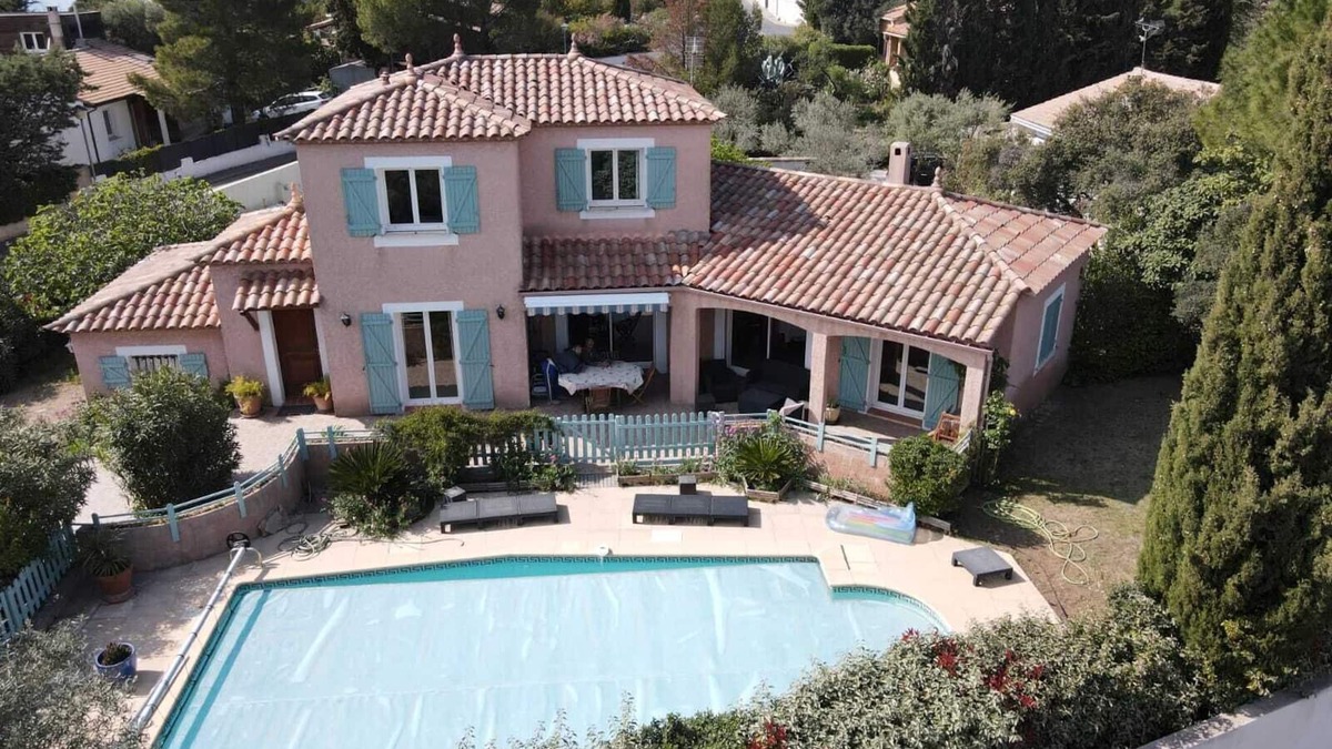 Cournonterral Villa | VILLA PRIVATE POOL + 6PERS Cournonterral. 15kms from Montpellier and the beach