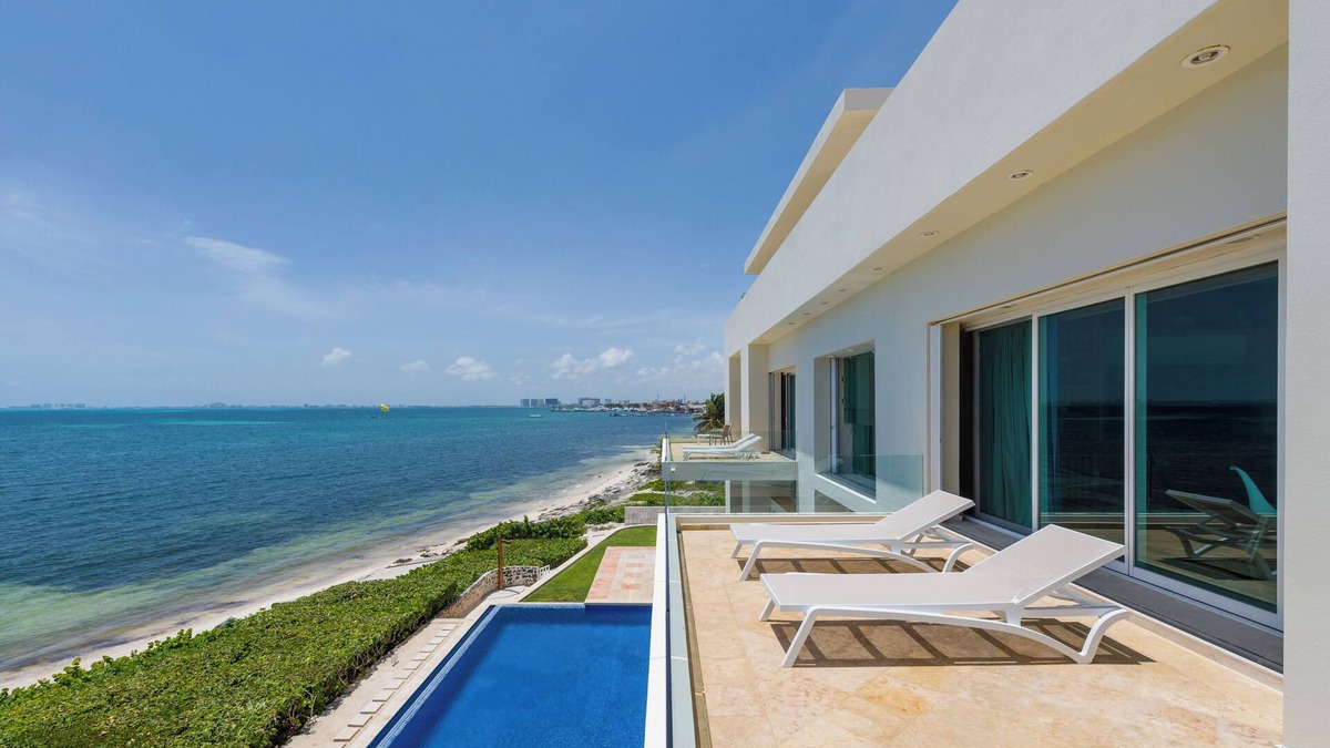 Puerto Juarez Villa | Villa Punta Sam Cancun Beachfront Luxury