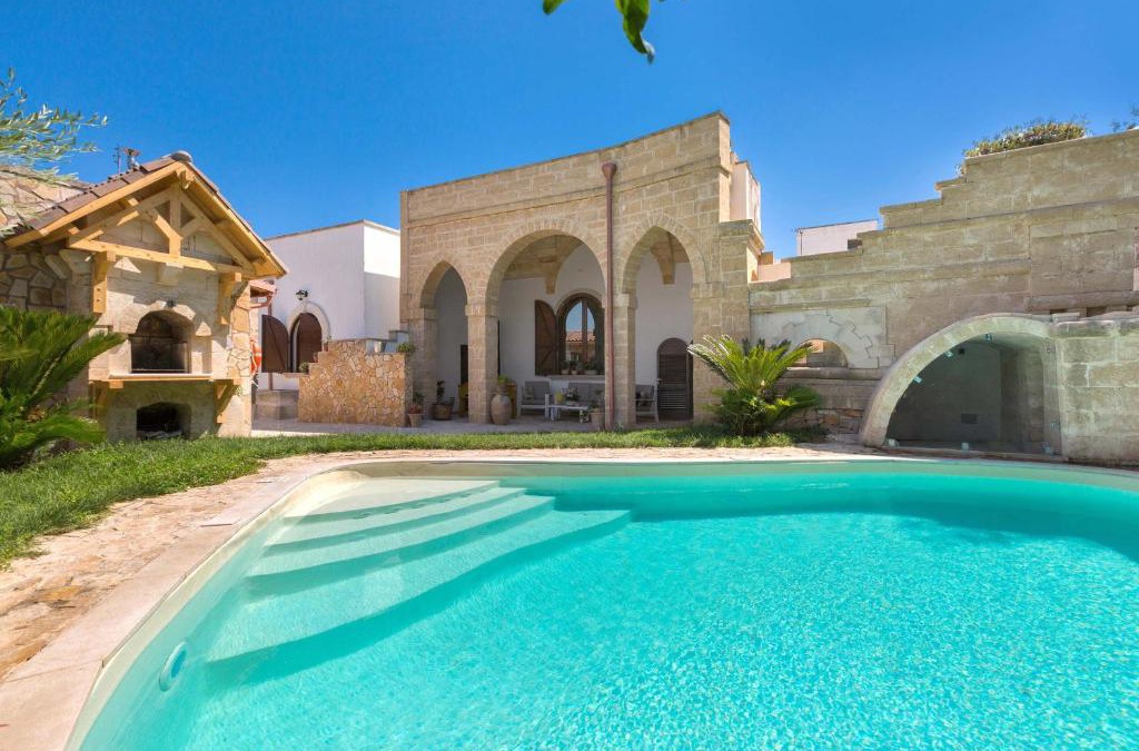 Spongano Villa | Villa Raffaella by BarbarHouse