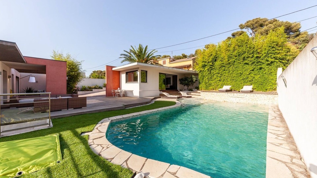Les Baumettes Villa | Villa Rainbow · Maison d'Architecte