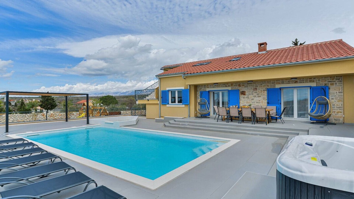 Slivnica Villa | Villa RE with heated pool and spa