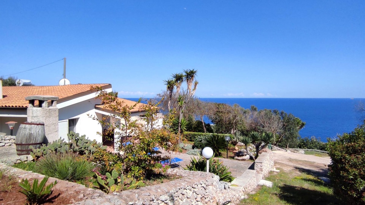 Marina di Novaglie Villa | Villa Resta – Private Garden with Stunning Sea Views