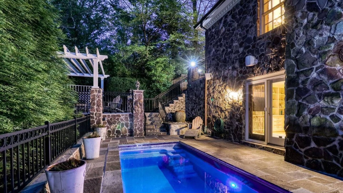 McLean Villa | Villa Retreat W/ Pool/Wine Cellar/Near DC/VA/MD