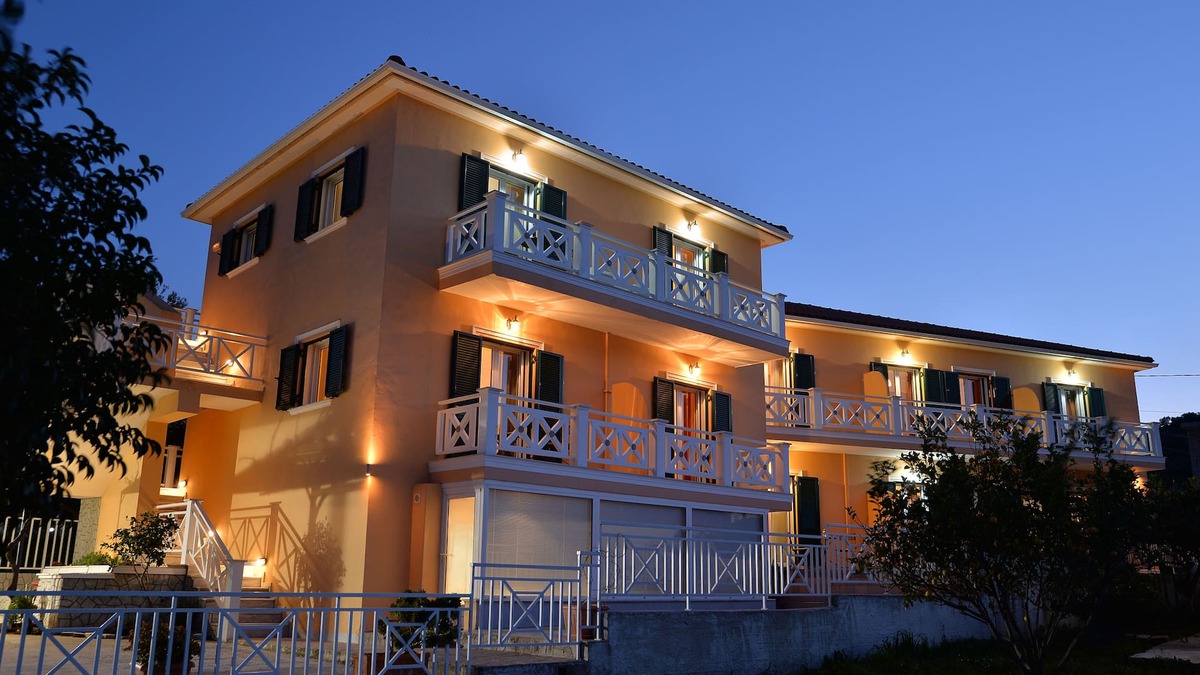 Agios Dimitrios House | Villa Reverenza