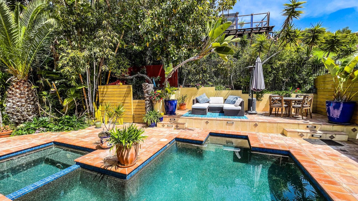 South Laguna House | Villa Rey Charming 2-bedroom house w pool, tropical garden and views