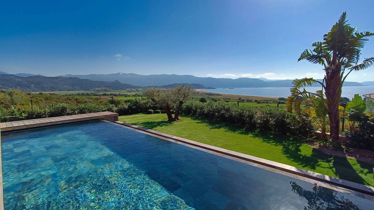Sagone Villa | Villa Riposu Jacuzzi Pool Beach Access on Foot