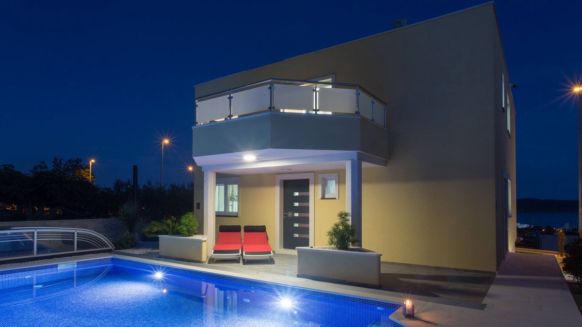 Kastel Gomilica Villa | Villa Rocco in Split - Luxury - heated saltwater pool - up to 12 Guests
