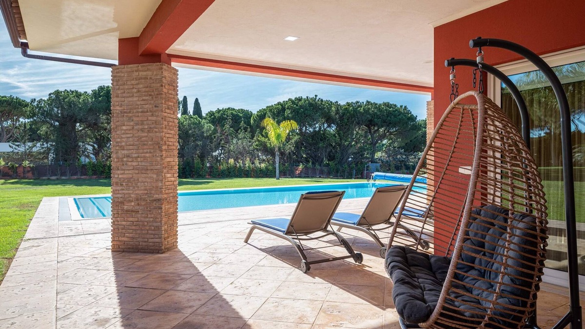 Vilamoura Villa | Villa Romantic, 5 luxury suites - jacuzzi, sauna. Excellent space for families.
