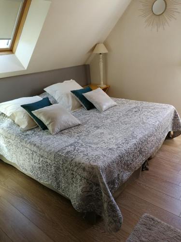 Escolives-Sainte-Camille Bed & Breakfast | Villa Rose