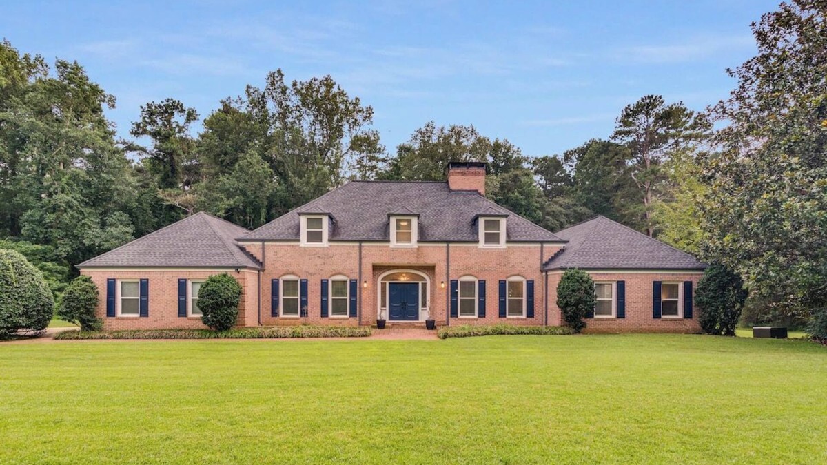 Lithonia Villa | Villa Rose Estate – Pool & Gated on 20 Acres Secluded