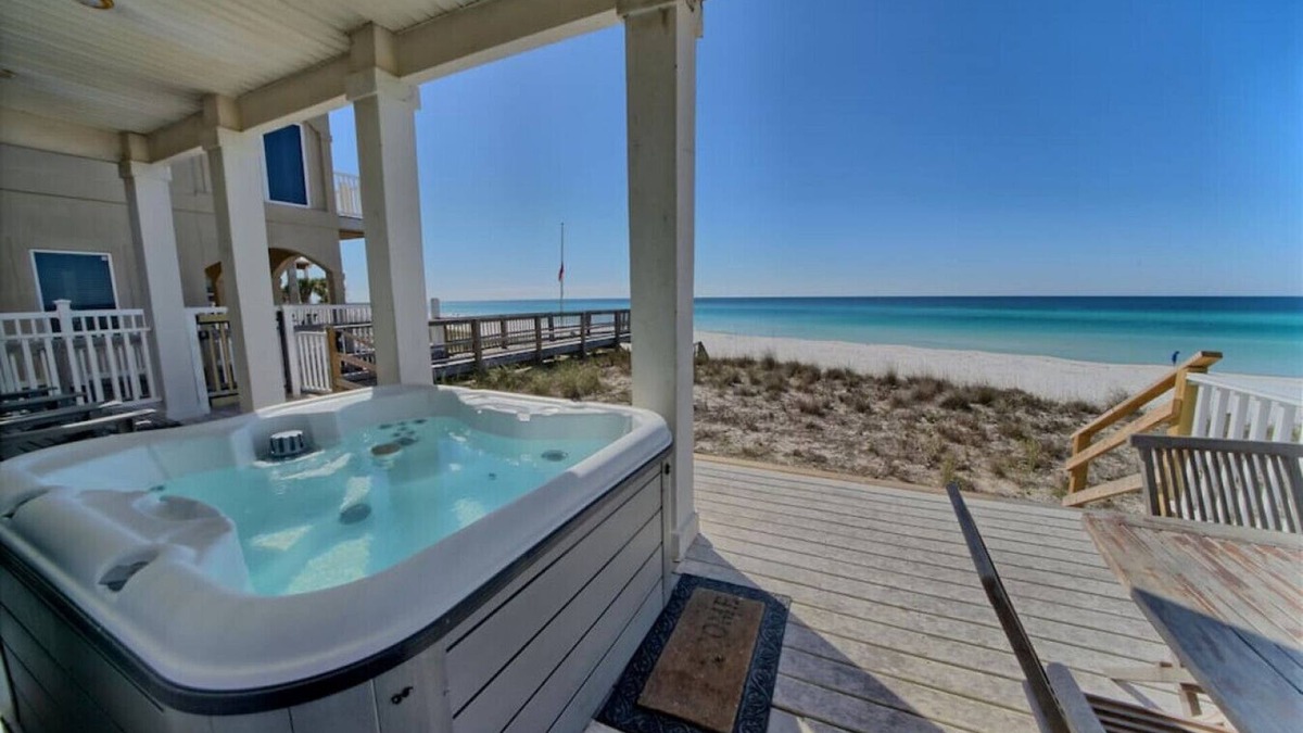 Hollywood Beach Condo | Villa Rosemary - Hot Tub, Shared Pool, Sleeps 14