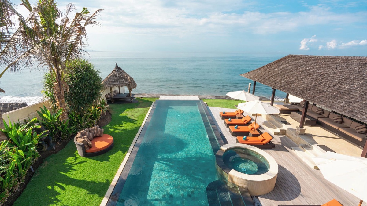 Banjarangkan Villa | Villa Rosita-Luxury 7 Bedroom Oceanfront Retreat With Jacuzzi and In-Villa Chef