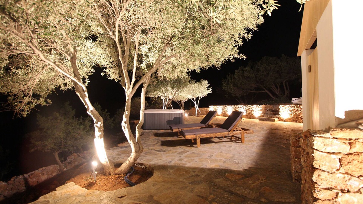 Naxos Cottage | Villa Rouvis with outdoor Hot Tub