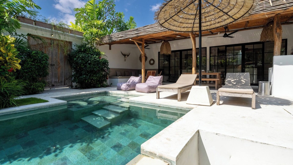Beraban Villa | Villa Ruta 2 Oasis 5 min walk from Nyanyi beach and close to Luna Beach Club