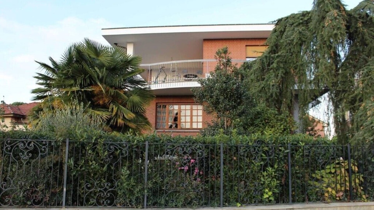 San Francesco al Campo Villa | Villa surrounded by greenery