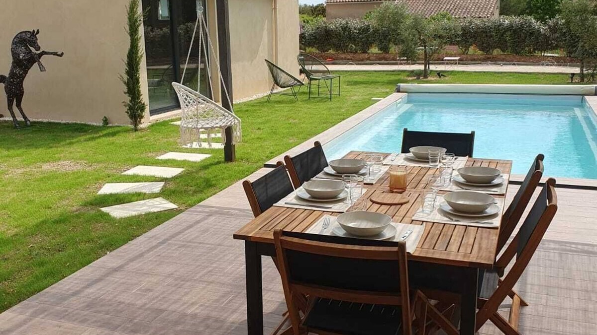 Croagnes Villa | Villa Sable En Provence, rated 4*. Heated swimming pool.