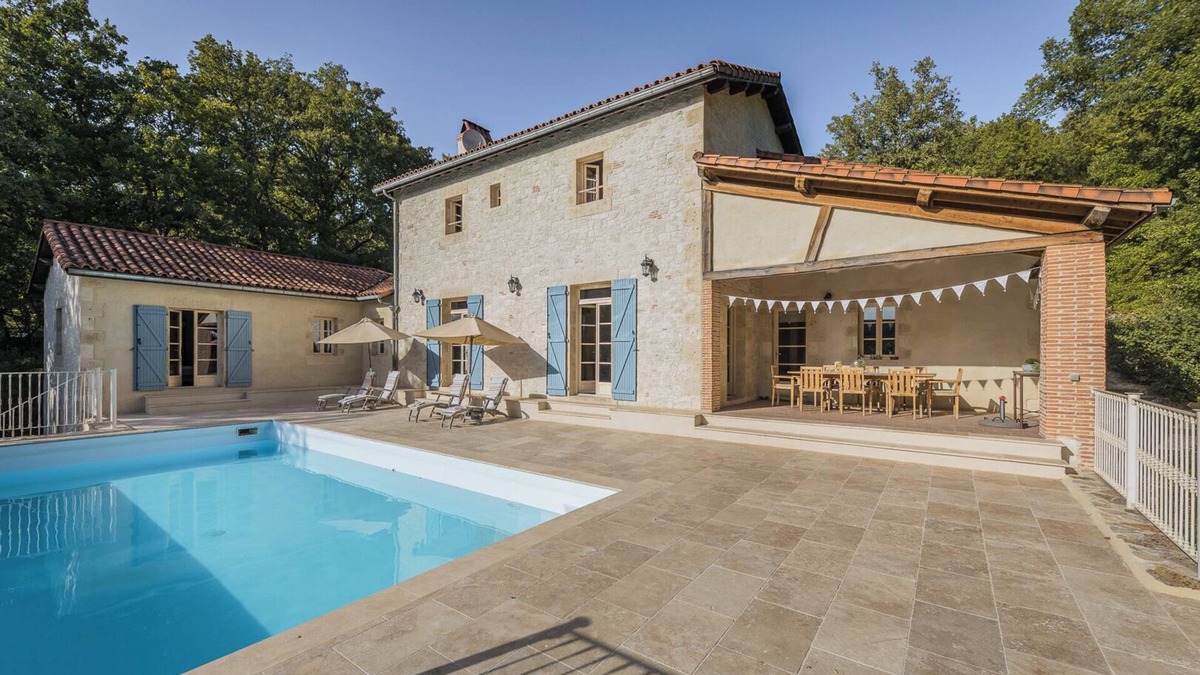 Tour-de-Faure House | Villa Saint Cirque, a holidayhouse with a very large private pool