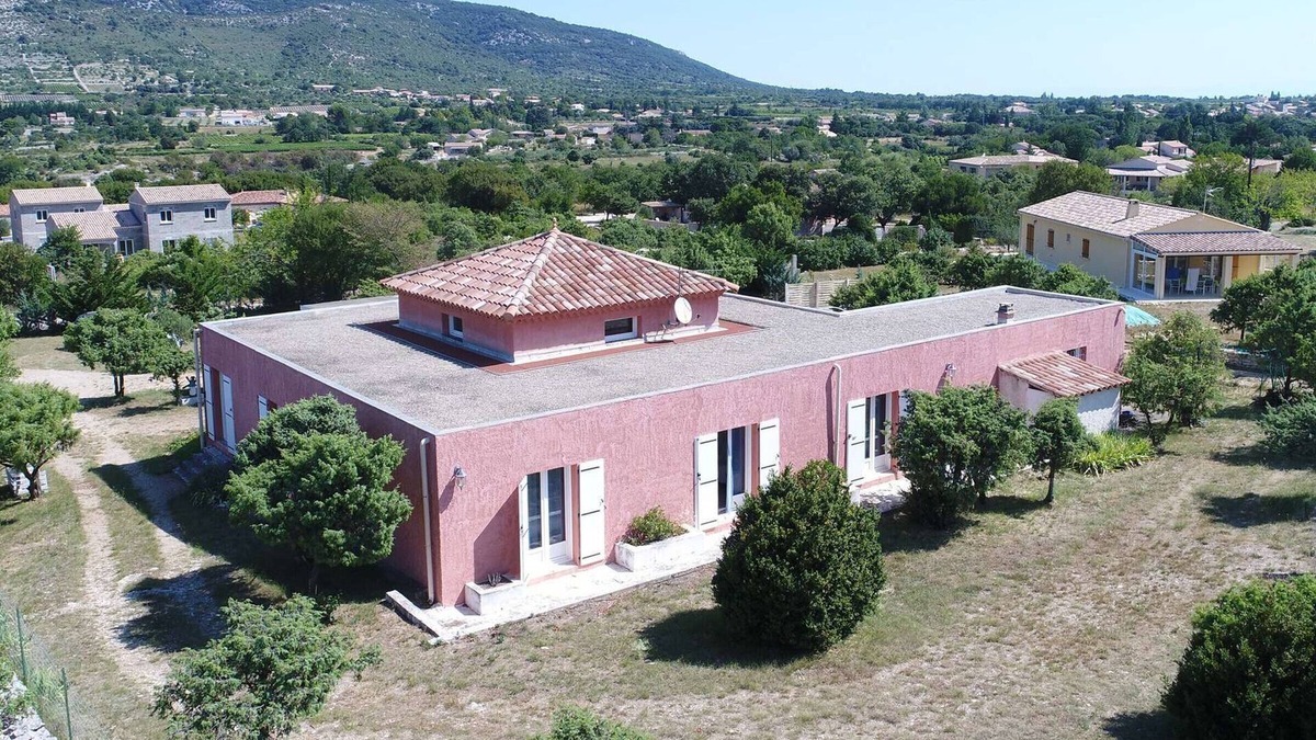 Saint-Remeze House | Villa Saint-Remèze, 5 bedrooms, 13 persons