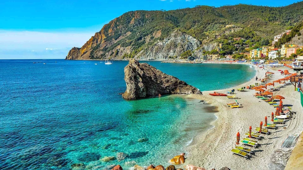 Bolano Villa | VILLA SAN GIUSTO 10 Pax with Swimming Pool, Free Wifi, BBQ near Cinque Terre