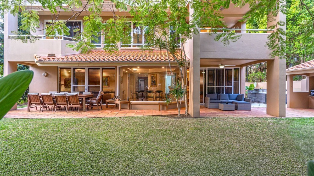 Mount Coolum Villa | Villa San Michele 'The Lakes'
