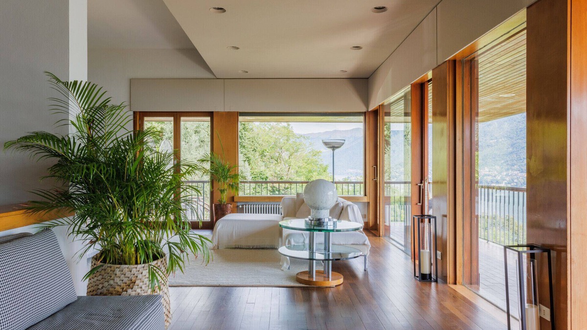 Como Villa | Villa San Pietro-Lake Views/AC/Parking/Jacuzzi/Gym