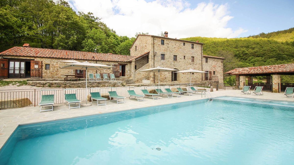 Sansepolcro Villa | Villa Santarsa, 31 people, magnificent views and private pool, no neighbors