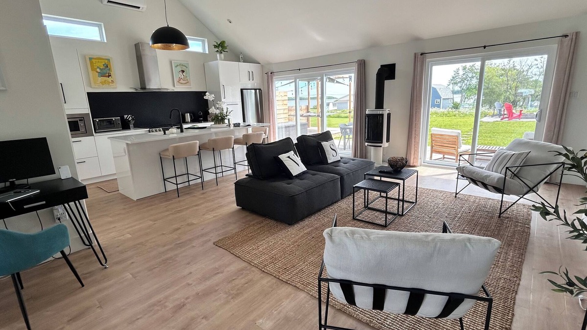 Sainte-Anne-de-Kent Villa | Villa Satomi Sejour de Luxe en Bord de mer a Cocagne NB, Canada