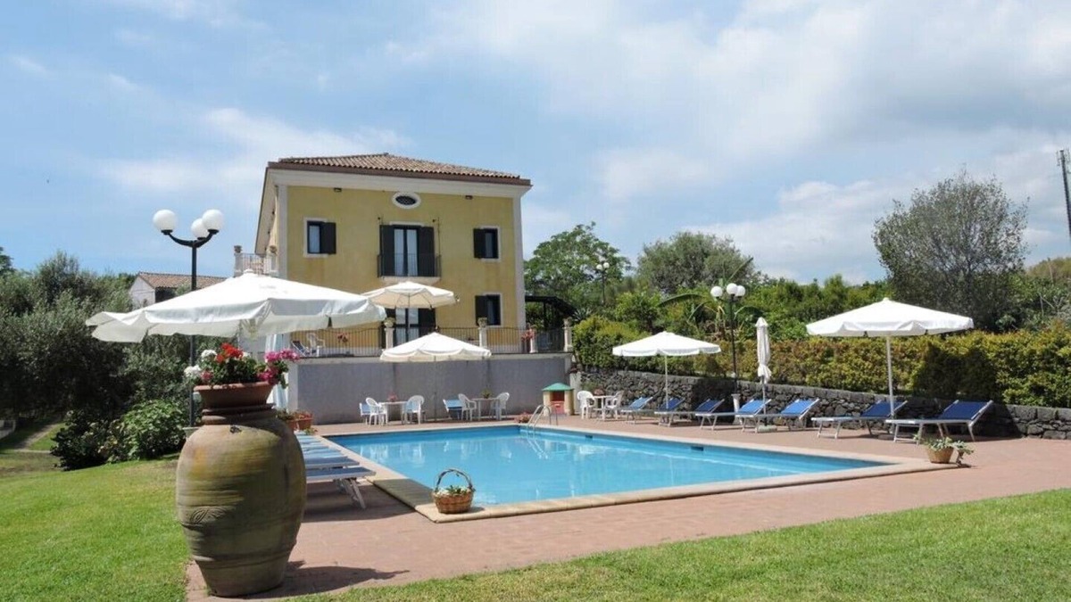 Santa Tecla Apartment | Villa Sciare Modò First floor apartment