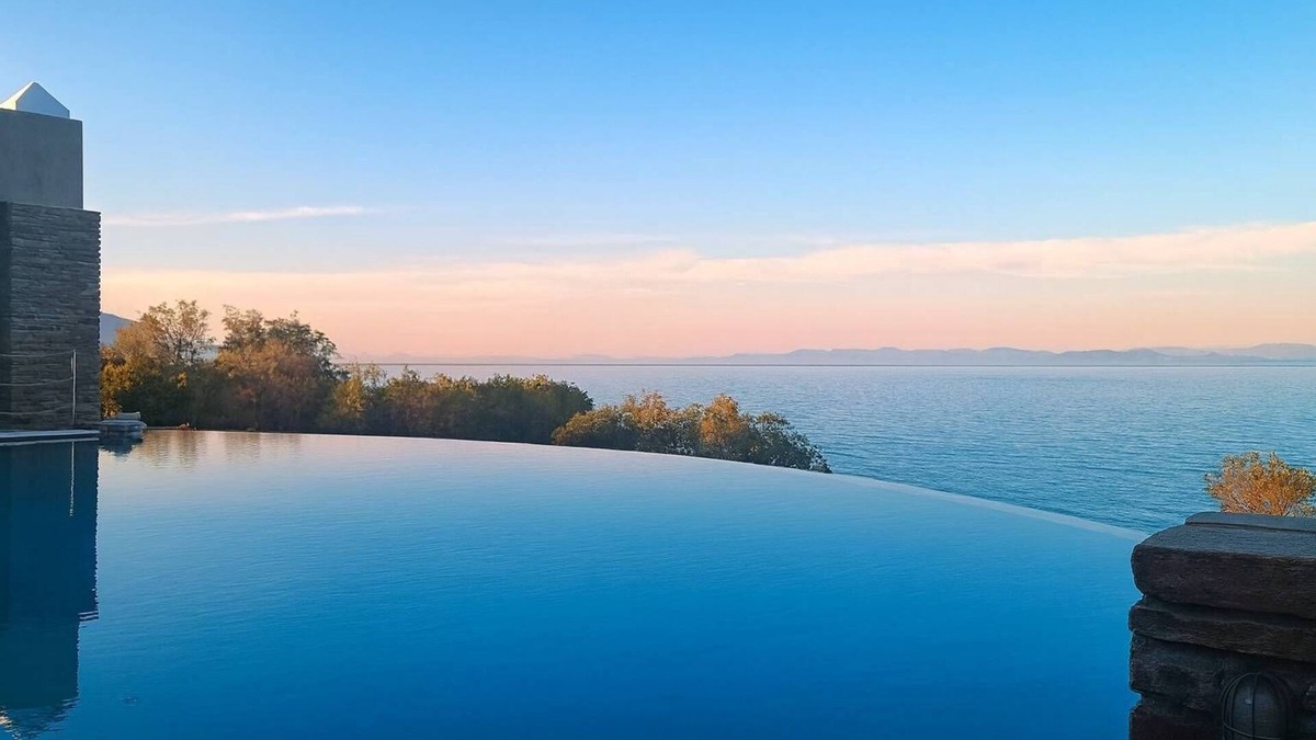 Ormos Agiou Ioannou Apartment | Villa Scorpio - Infinity Pool, Endless Blue Escape