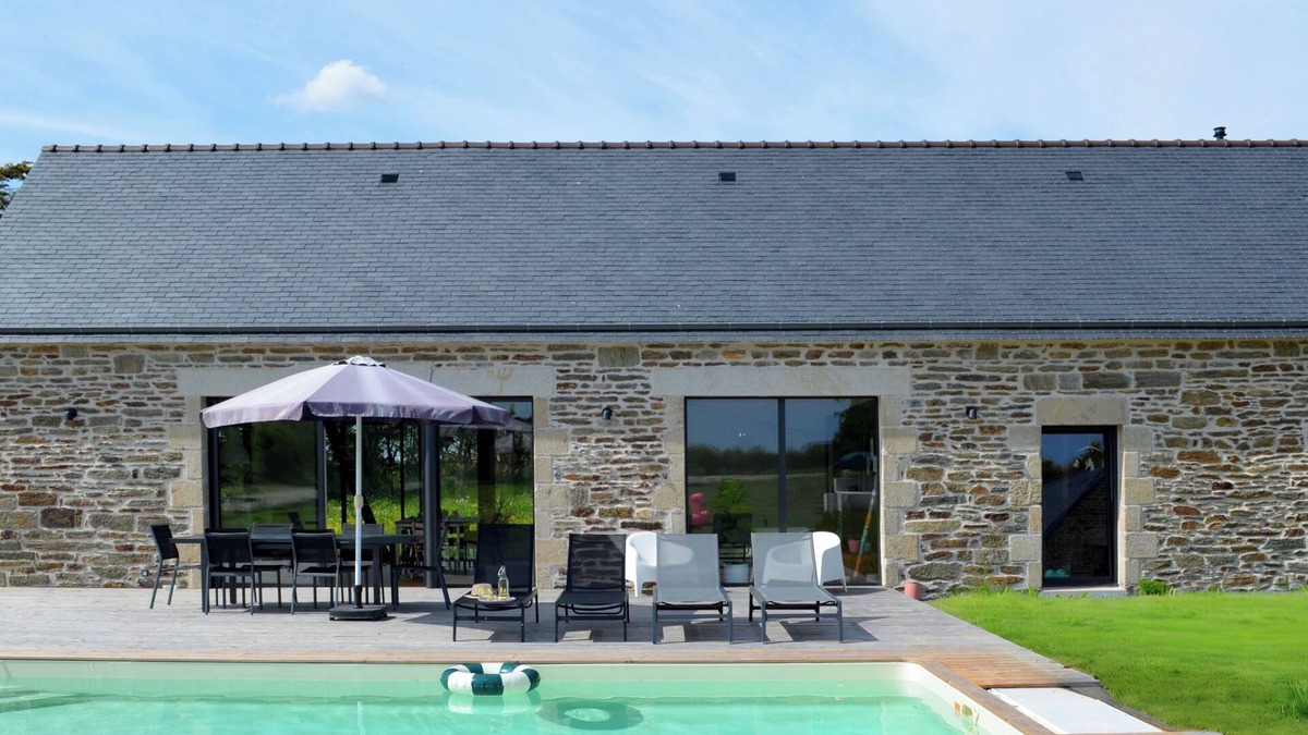 Ploneour-Lanvern Villa | Villa SEA & swimming pool CALM