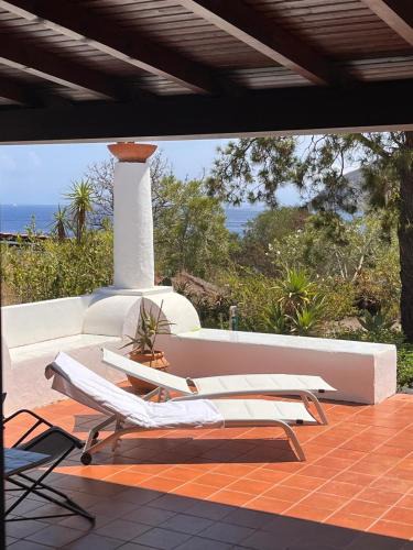 Vulcanello House | Villa Sea View by Jera