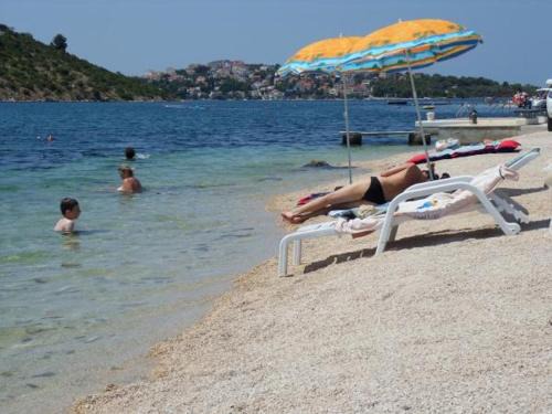 Podglavica Apartment | Villa Seaview Divna Beachfront