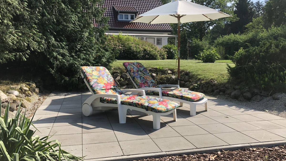 Prieros House | Villa Seeidyll - Detached vacation home directly on the lake with sauna