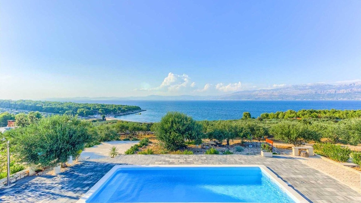 Splitska Villa | Villa Serenity - Silence, view and heated pool