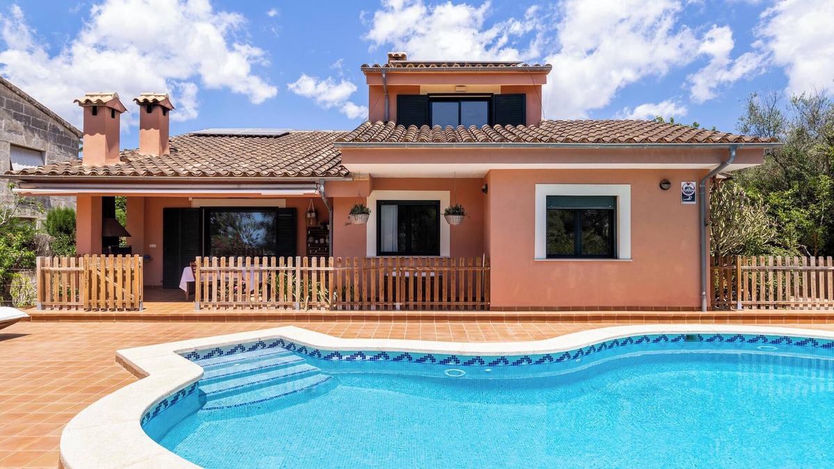 Sa Cabaneta Villa | Villa Ses Buguenvílies with Pool, Terraces & Wi-Fi