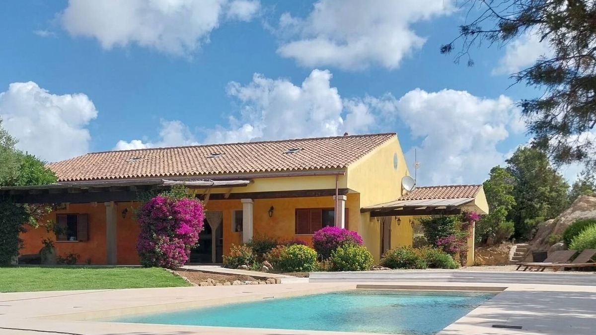 Arzachena Villa | Villa set in the beautiful countryside, 5 mins to fantastic beaches & Islands