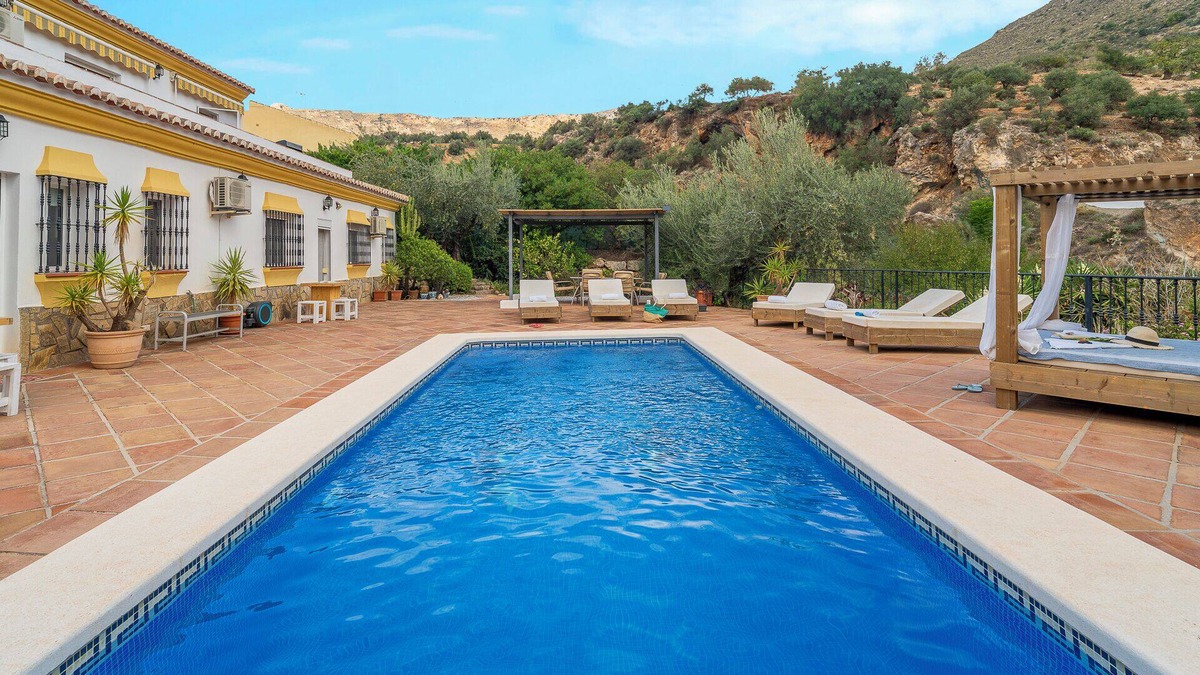 Los Cortijillos Villa | Villa 'Siempre Verde' with Mountain View, Pool & Wi-Fi