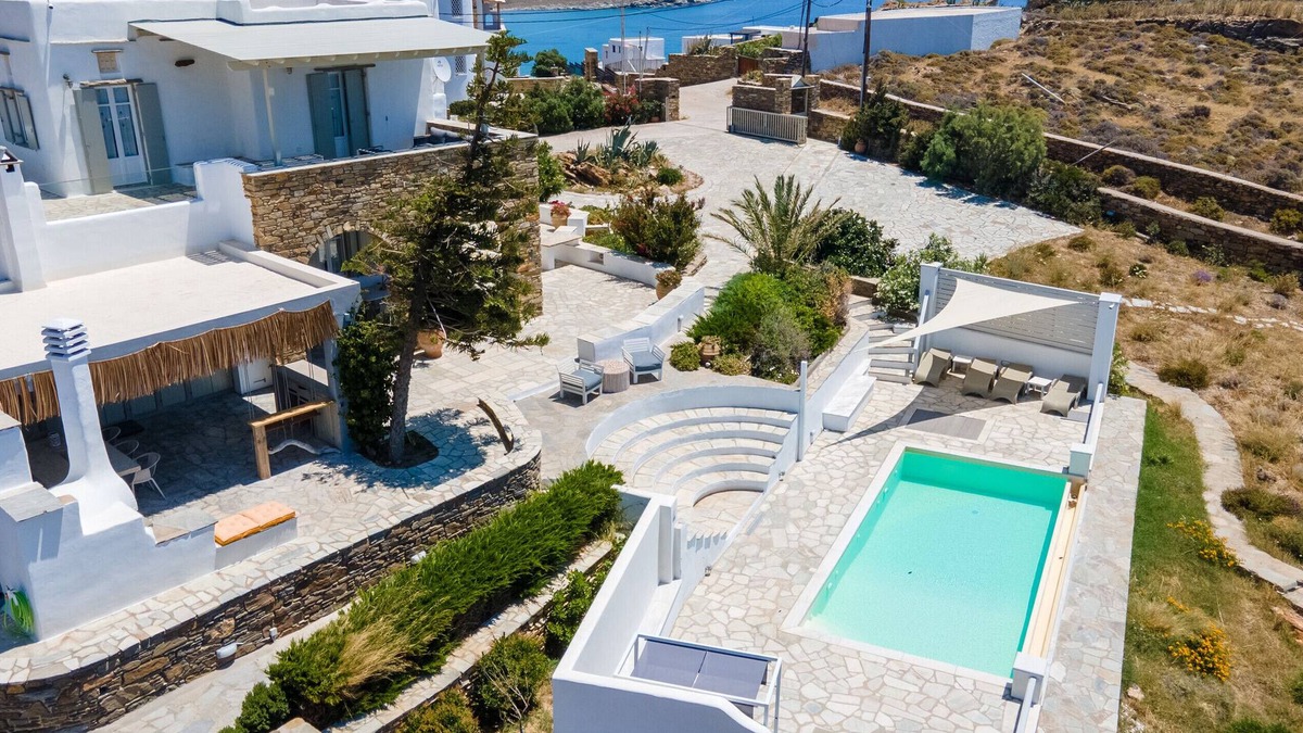 Agios Sostis Villa | Villa 'Simone Tinos Island' with Sea View, Wi-Fi and Air Conditioning
