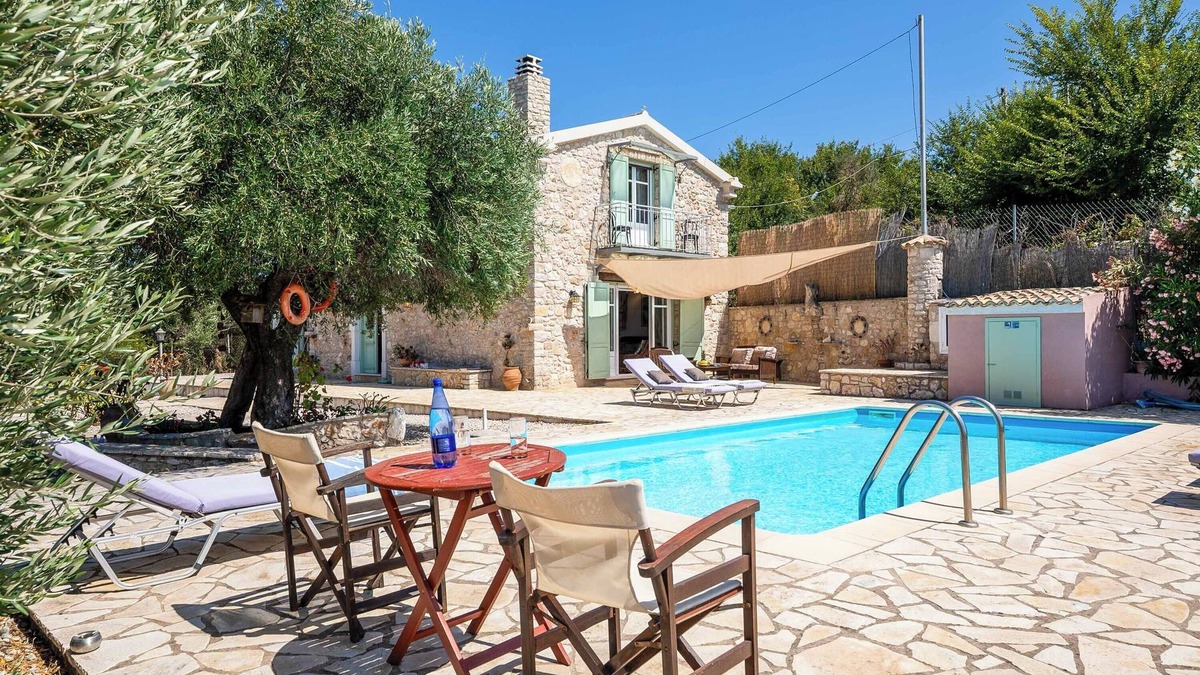 Peroulion Villa | Villa Siorra - Two Bedroom Villa, Sleeps 5