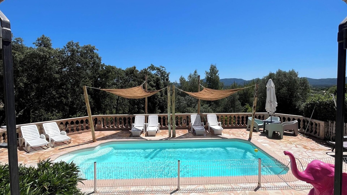 Vidauban Villa | Villa sleeps 12/14 with family.