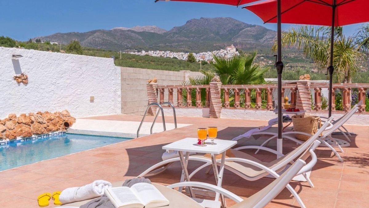 Alozaina Villa | Villa Sol Alozaina by Ruralidays