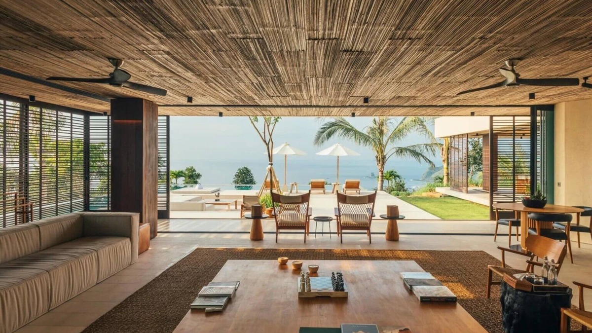 Praya Barat Villa | Villa Solah at Tampah Hills