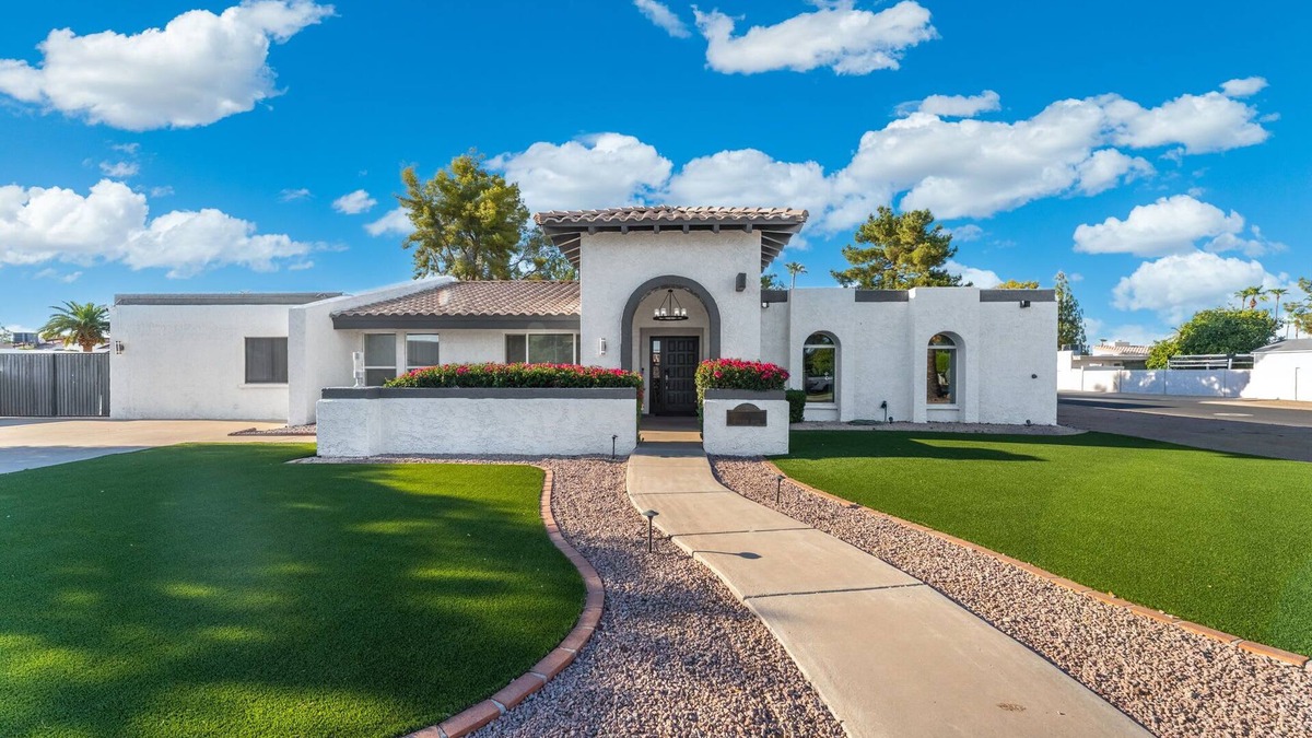 Paradise Valley Village House | Villa Solara | 8 BR | Heated Pool | Outdoor Oasis