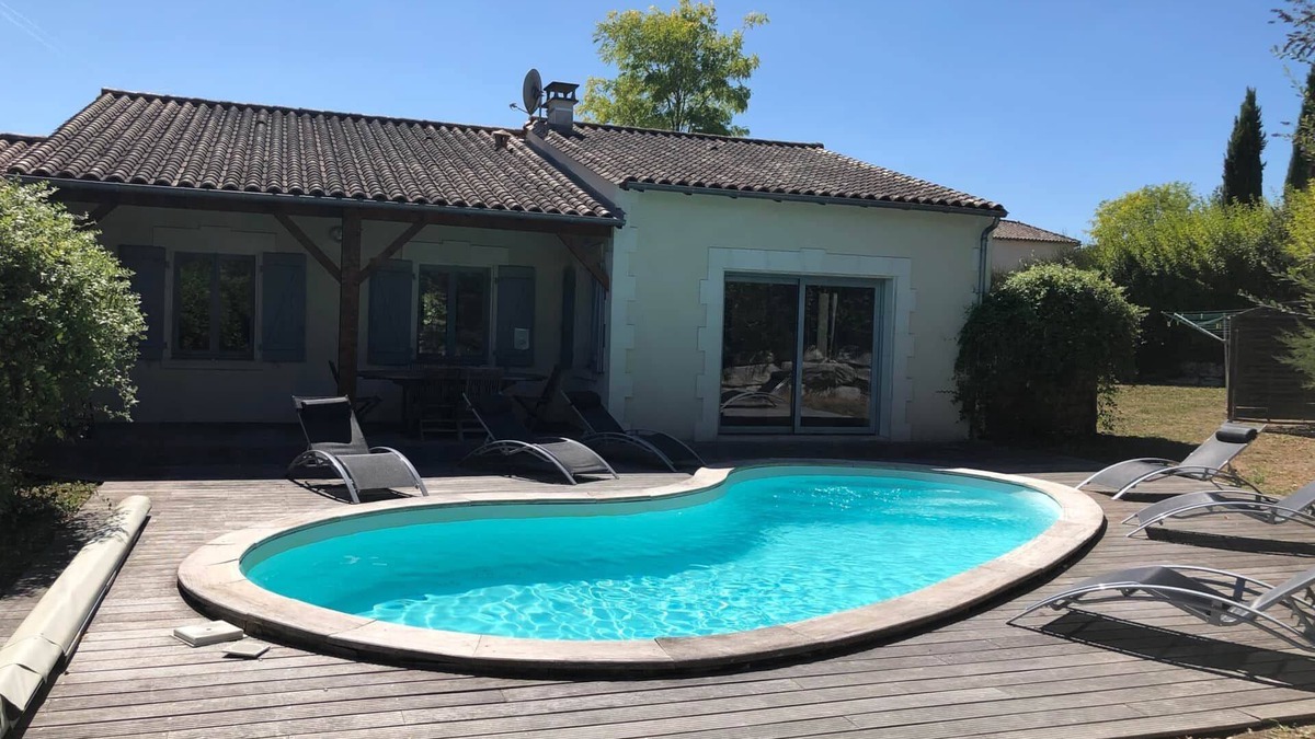 Chalais House | Villa Sorbier, with 3 bedrooms, a private heated pool, air-conditioning, Wifi.