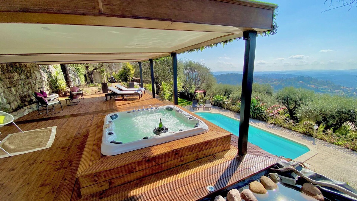 Chateauneuf-Grasse Villa | Villa & Spa Mas des Oliviers: Heated swimming pool, Jacuzzi, Sauna, steam room