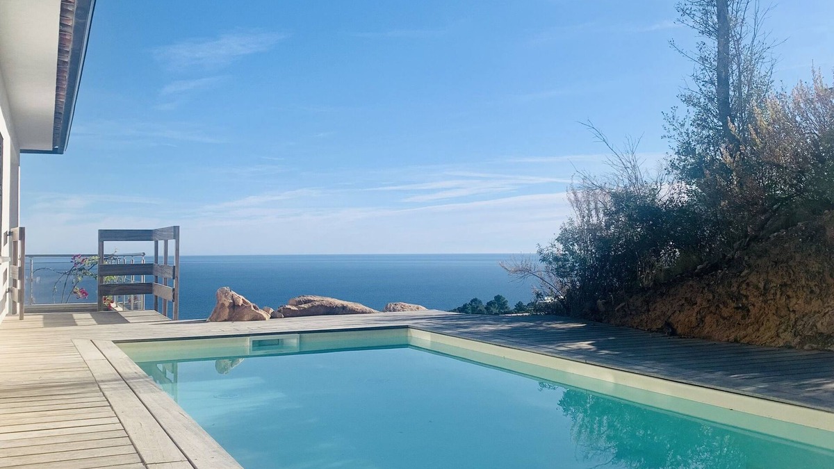Solenzara Villa | Villa Spacieuse vue Mer Avec Piscine