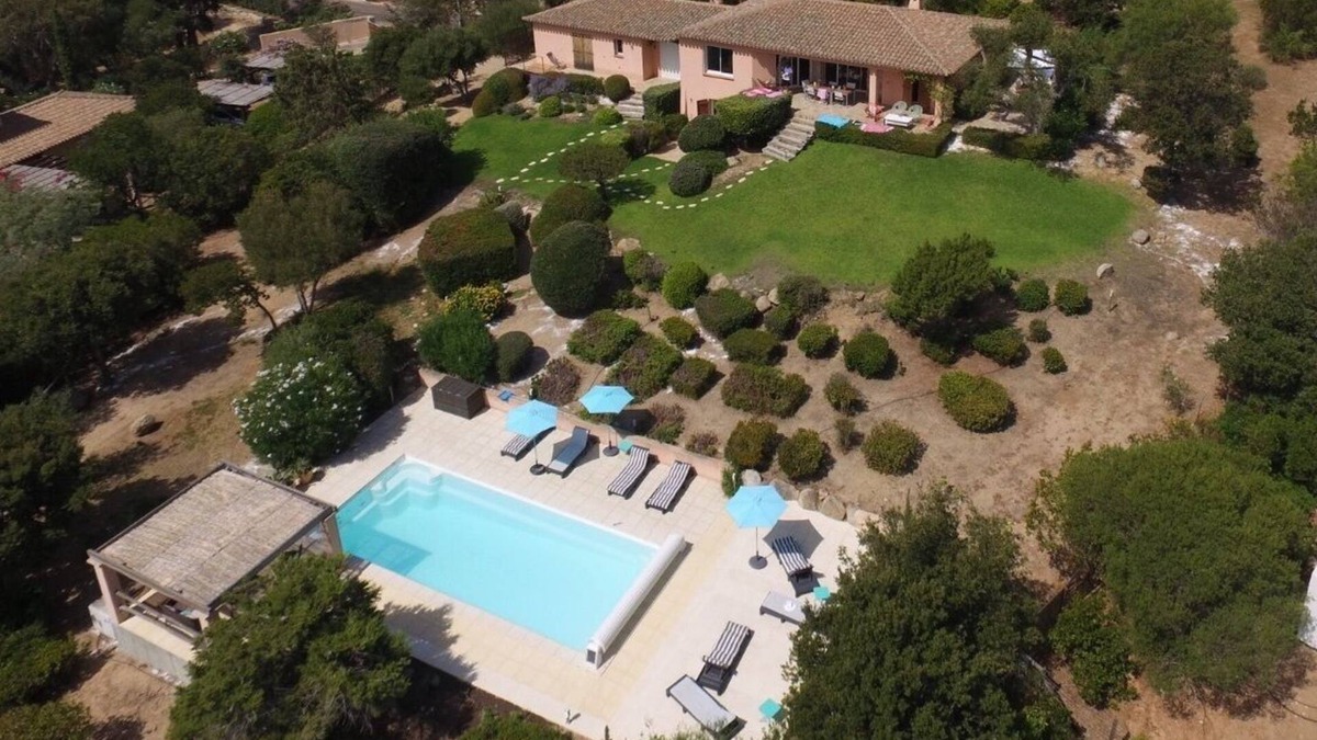Tighine House | villa standing, sea view, private pool secure and heated