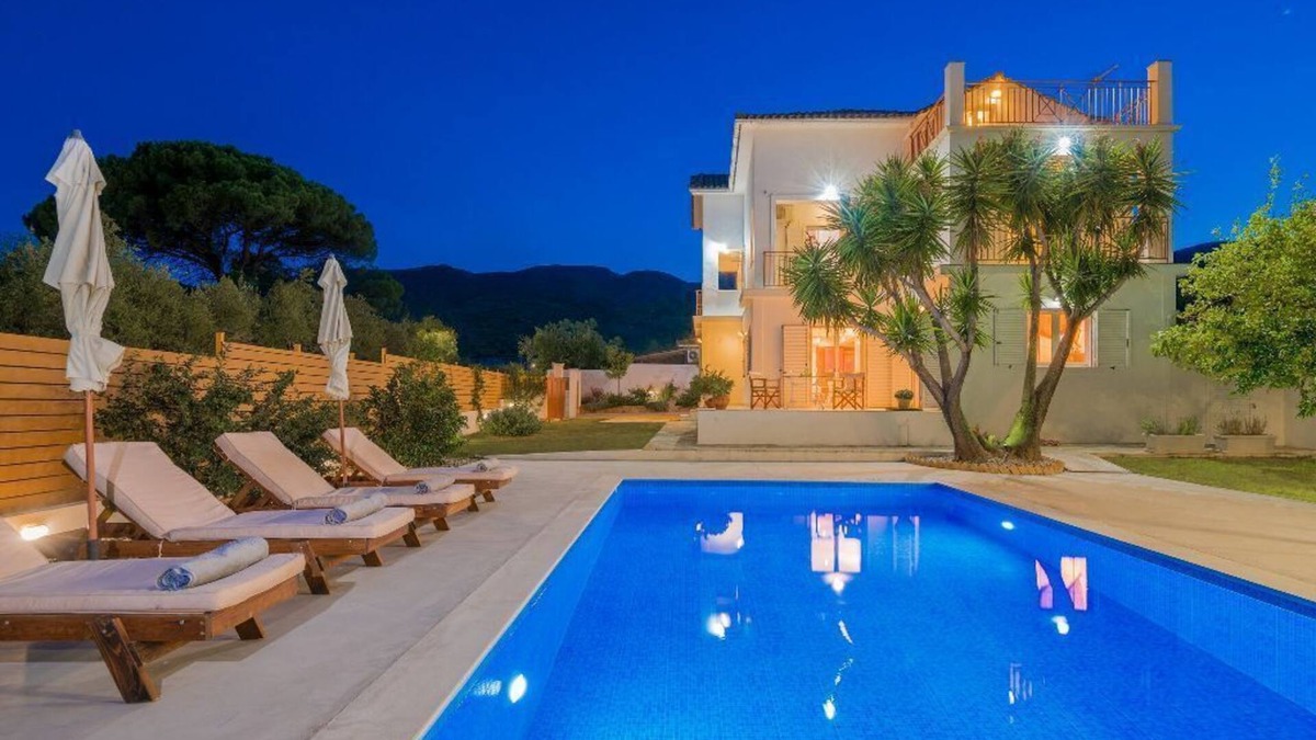 Langadhakia Villa | Villa Status with private pool for families and group of friends.