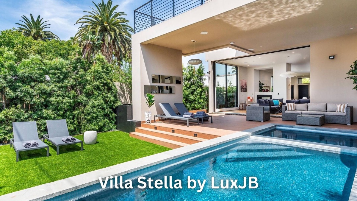 Beverly Hills Villa | Villa Stella by LuxJB 🏆 14 Guests 🏆 8 beds 🏆 Heated Pool & Gym 🏆 Superb Location